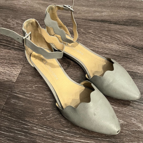 Grey pointed toe flats - Picture 4 of 6